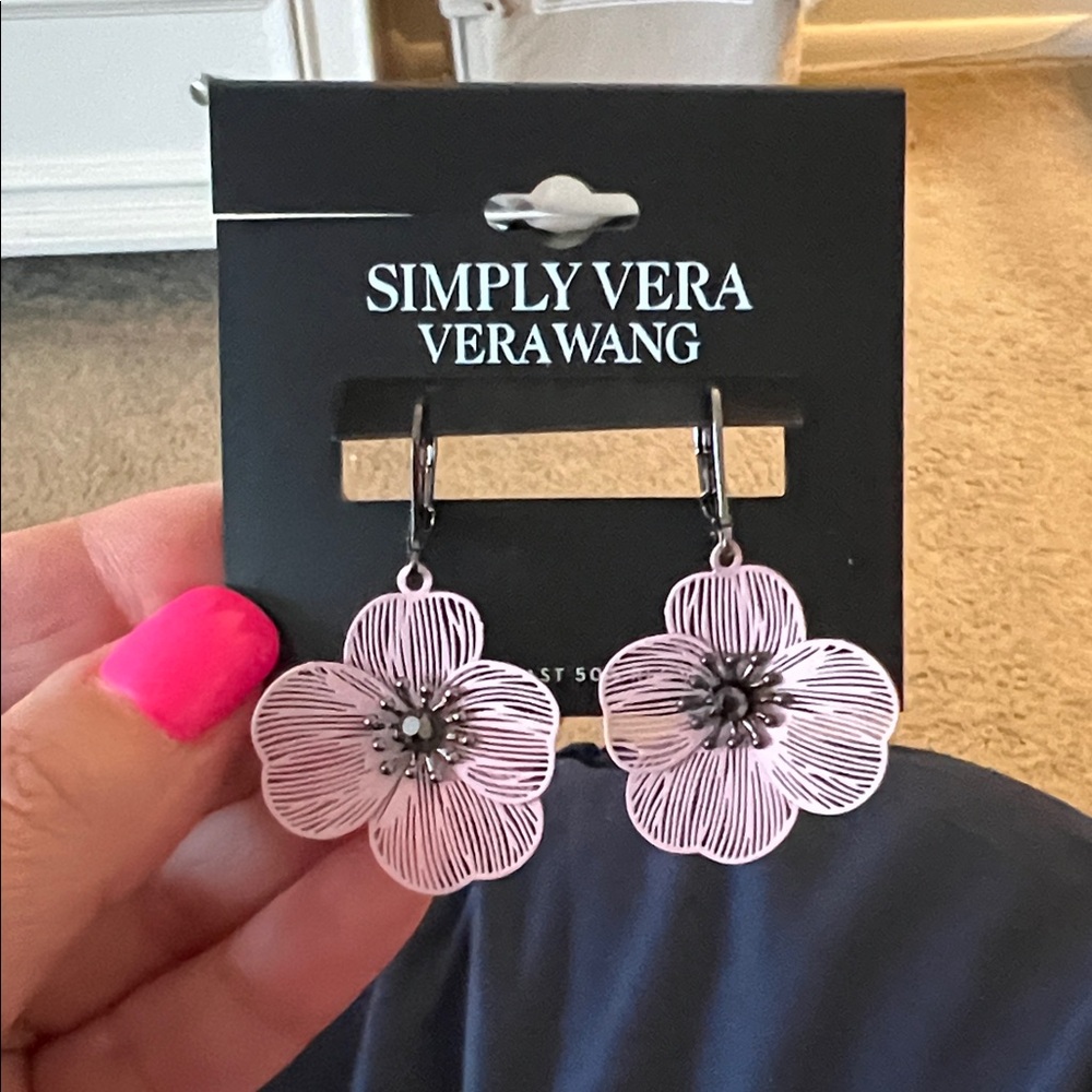 NWT Simply Vera Vera Wang Blush Floral Earrings